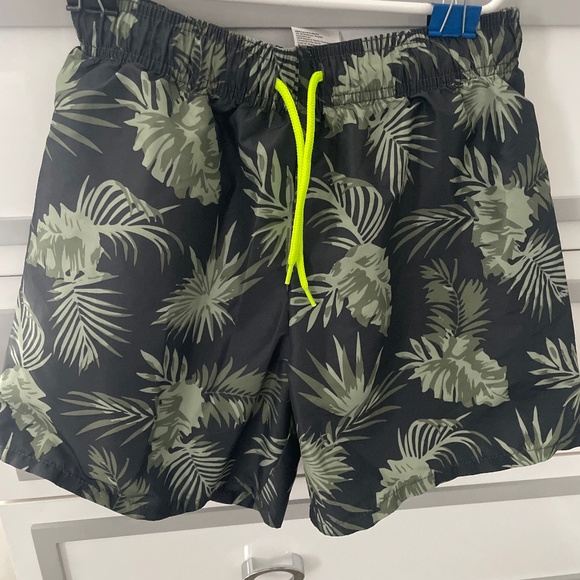 swim trunks - Picture 1 of 2